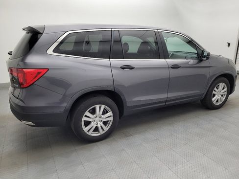 Used 2017 Honda Pilot LX image 3
