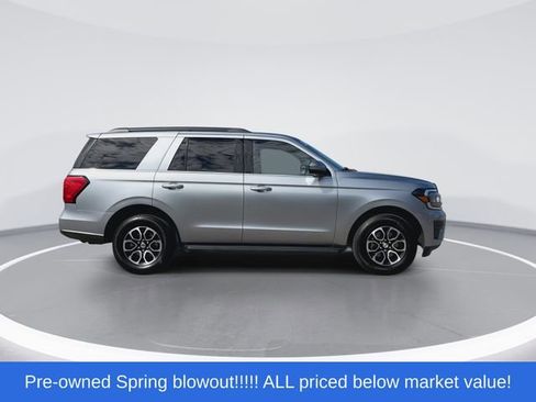 Used 2024 Ford Expedition XLT RWD image 9