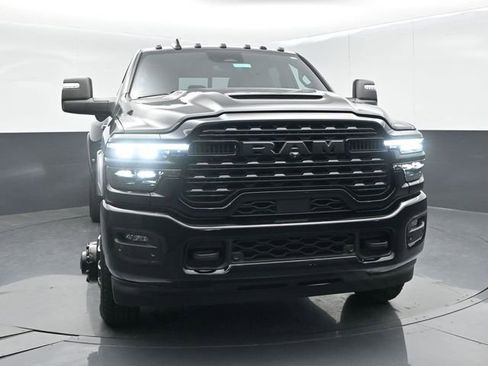 Used 2025 RAM 3500 Limited AWD/4WD image 3