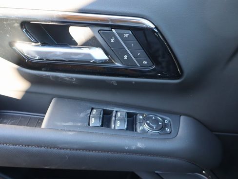 New 2026 Chevrolet Suburban High Country image 14