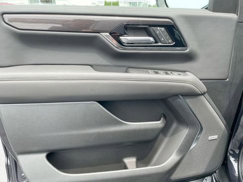 New 2026 GMC Yukon Elevation w/ LPO, Floor Liner Package AWD/4WD image 10