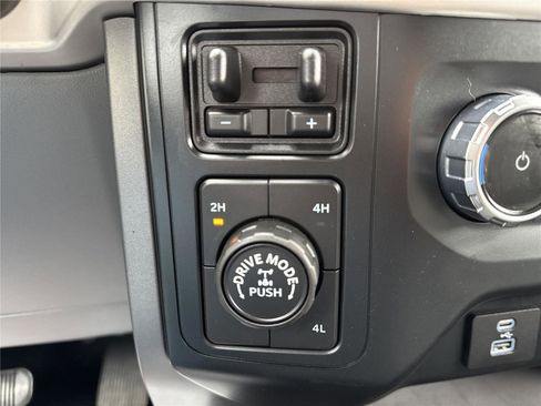 Used 2022 Ford F150 XLT w/ Trailer Tow Package image 25