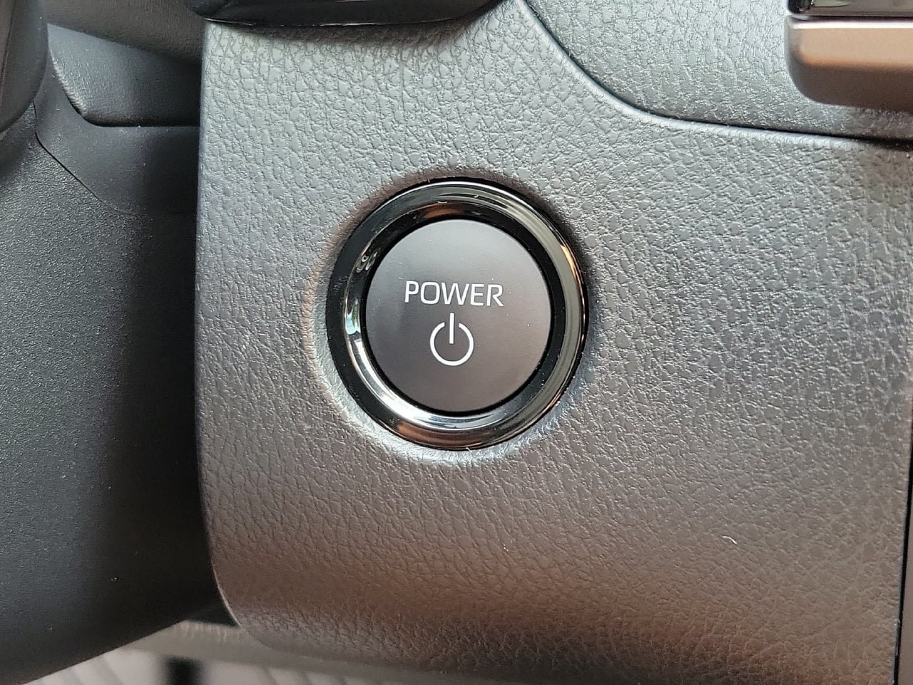 Used 2026 Toyota Camry SE FWD image 31