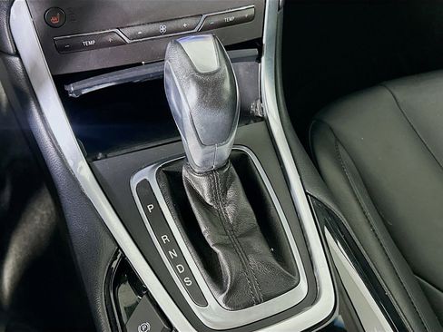 Used 2015 Ford Edge Titanium FWD image 25