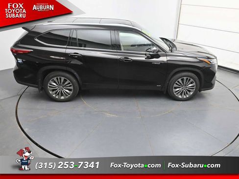 Used 2021 Toyota Highlander Platinum AWD/4WD image 30