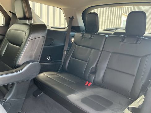 Used 2023 Ford Explorer XLT w/ Equipment Group 202A AWD/4WD image 22