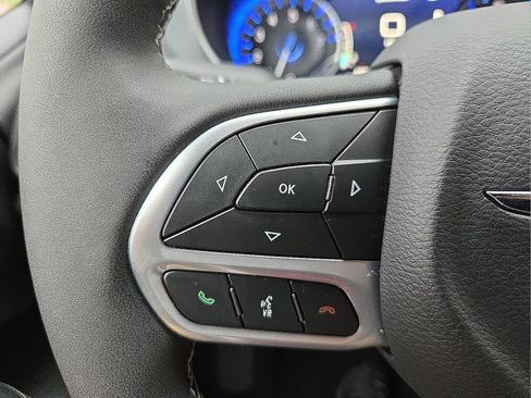 Used 2026 Chrysler Pacifica Limited FWD image 20