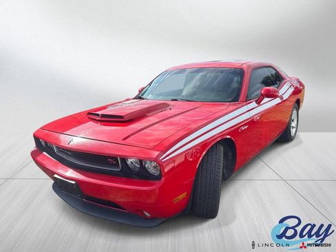 Used 2013 Dodge Challenger R/T RWD image 1