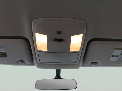 Used 2016 Toyota RAV4 LE image 17