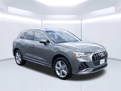 Certified 2023 Audi Q3 2.0T Premium Plus w/ Premium Plus Package AWD/4WD image 11