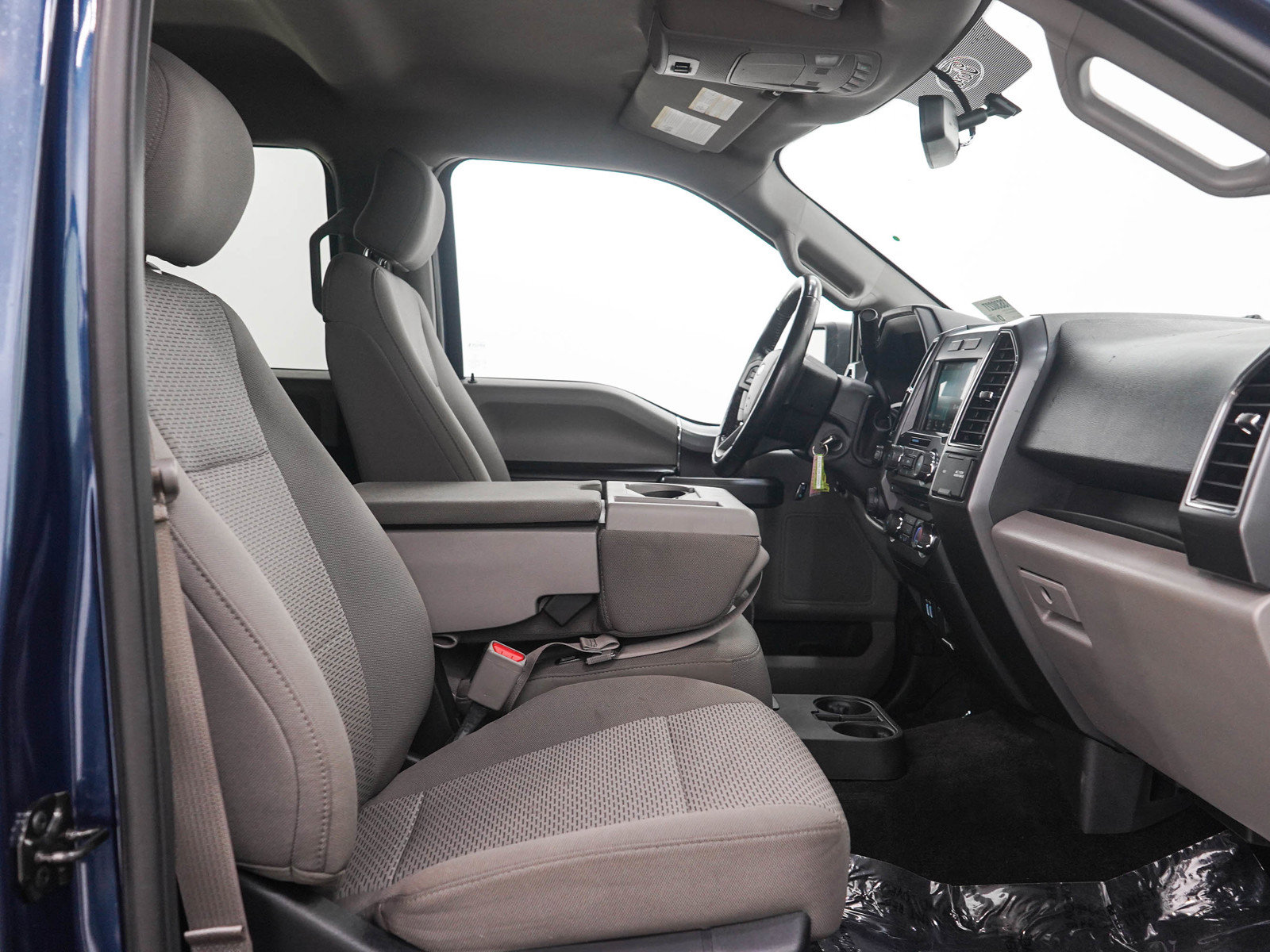 Used 2017 Ford F150 XLT w/ Equipment Group 302A Luxury AWD/4WD image 12