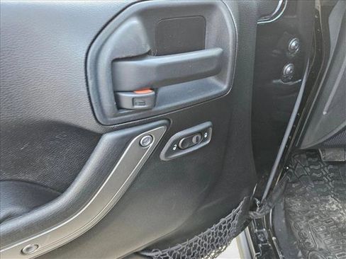 Used 2015 Jeep Wrangler Sport image 12