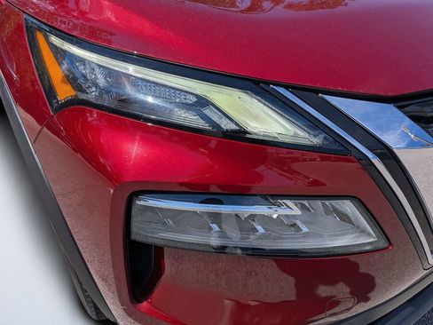 Used 2023 Nissan Rogue SV FWD image 9