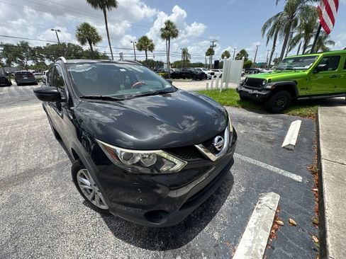 Used 2017 Nissan Rogue Sport SV FWD image 6
