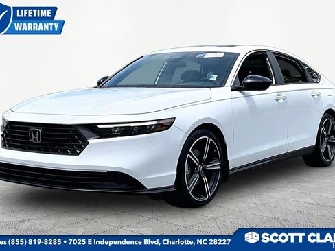 Used 2024 Honda Accord Sport image 3