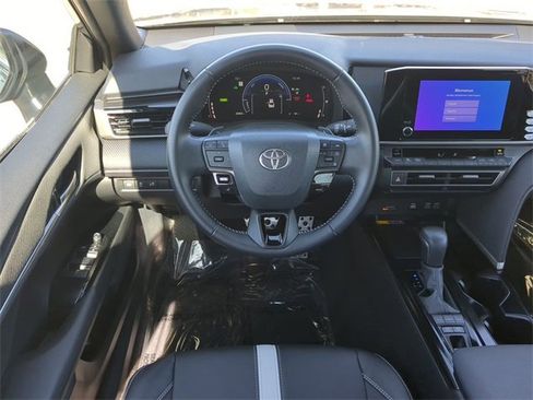 Certified 2025 Toyota Camry SE w/ Convenience Package image 15