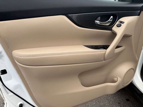 Used 2014 Nissan Rogue SL image 10