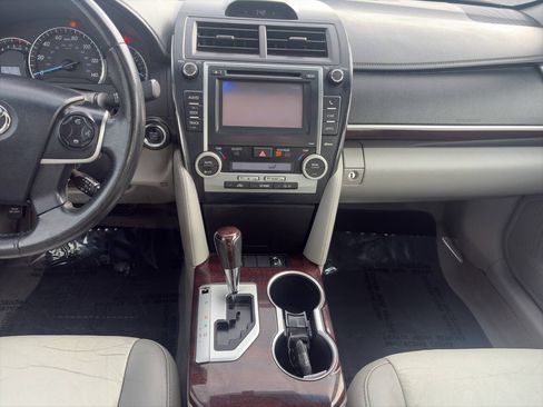 Used 2013 Toyota Camry XLE FWD image 13