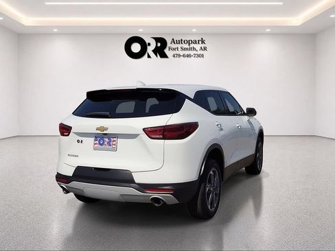 Used 2025 Chevrolet Blazer LT FWD image 5