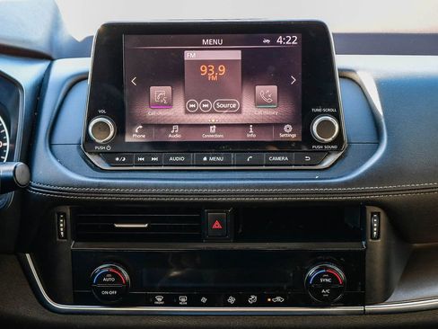 Used 2023 Nissan Rogue SV image 15