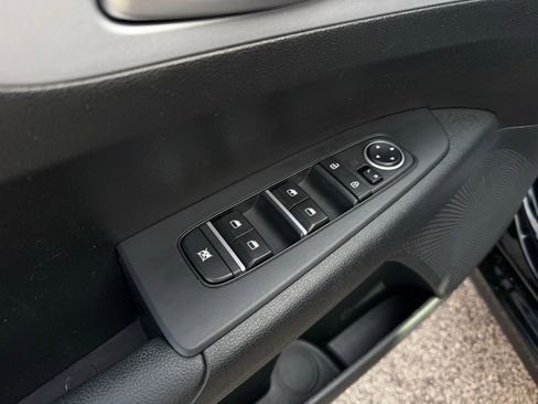 Used 2024 Kia Forte LXS image 33