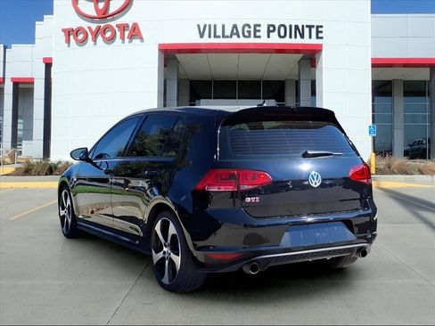 Used 2017 Volkswagen GTI SE image 3