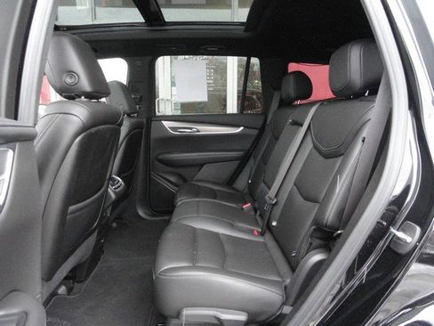 Used 2024 Cadillac XT6 Luxury image 14