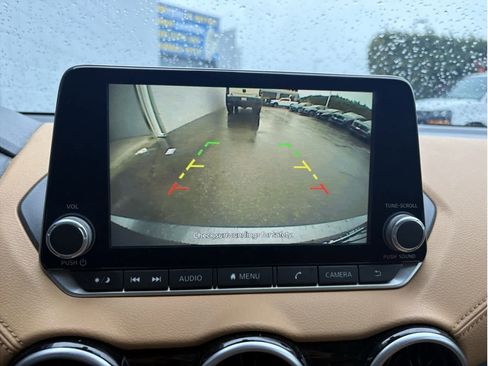 Used 2023 Nissan Sentra SV w/ SV Premium Package image 16