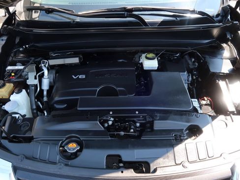 Used 2020 Nissan Pathfinder SL FWD image 14