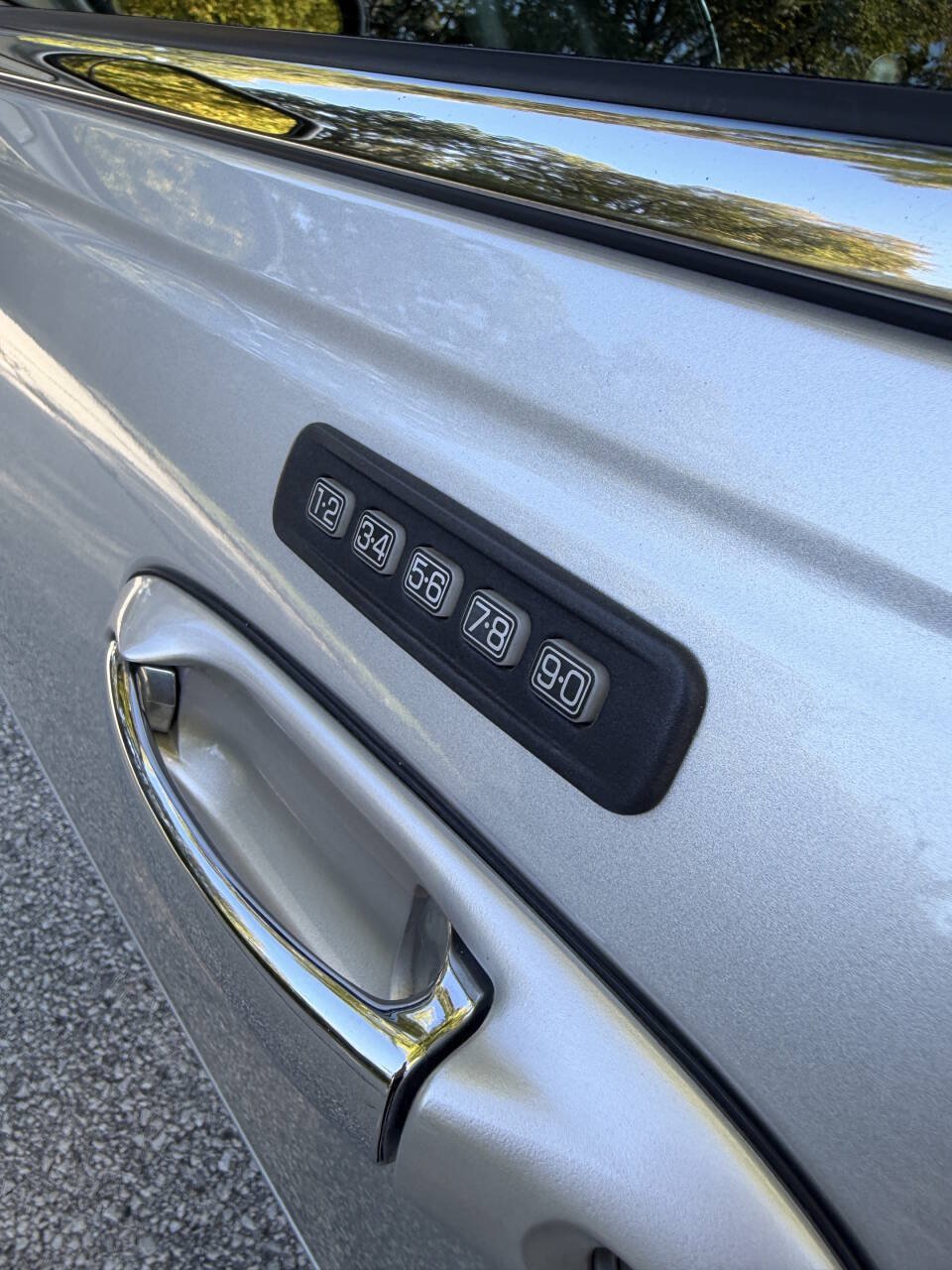 Used 2005 Lincoln Town Car Signature RWD image 19