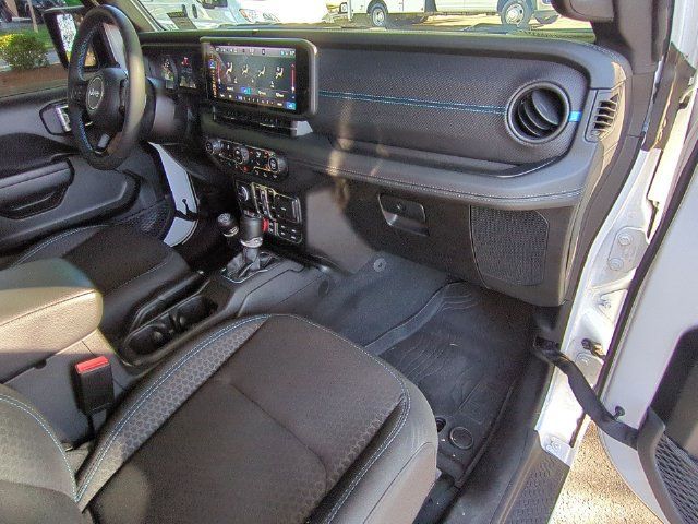Used 2024 Jeep Wrangler Unlimited Rubicon 4xe w/ Capability Package AWD/4WD image 35