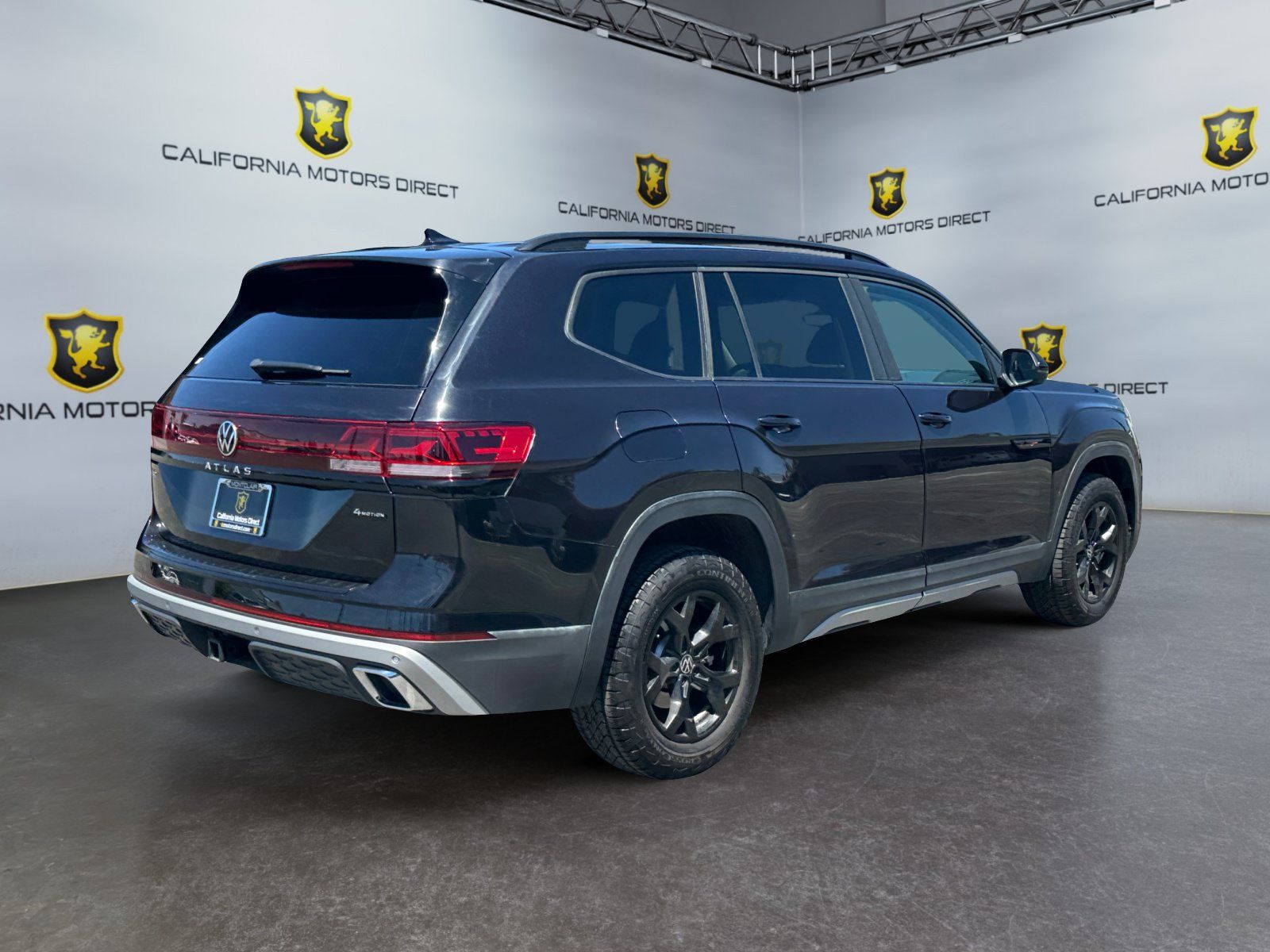Used 2025 Volkswagen Atlas Peak Edition SE AWD/4WD image 5