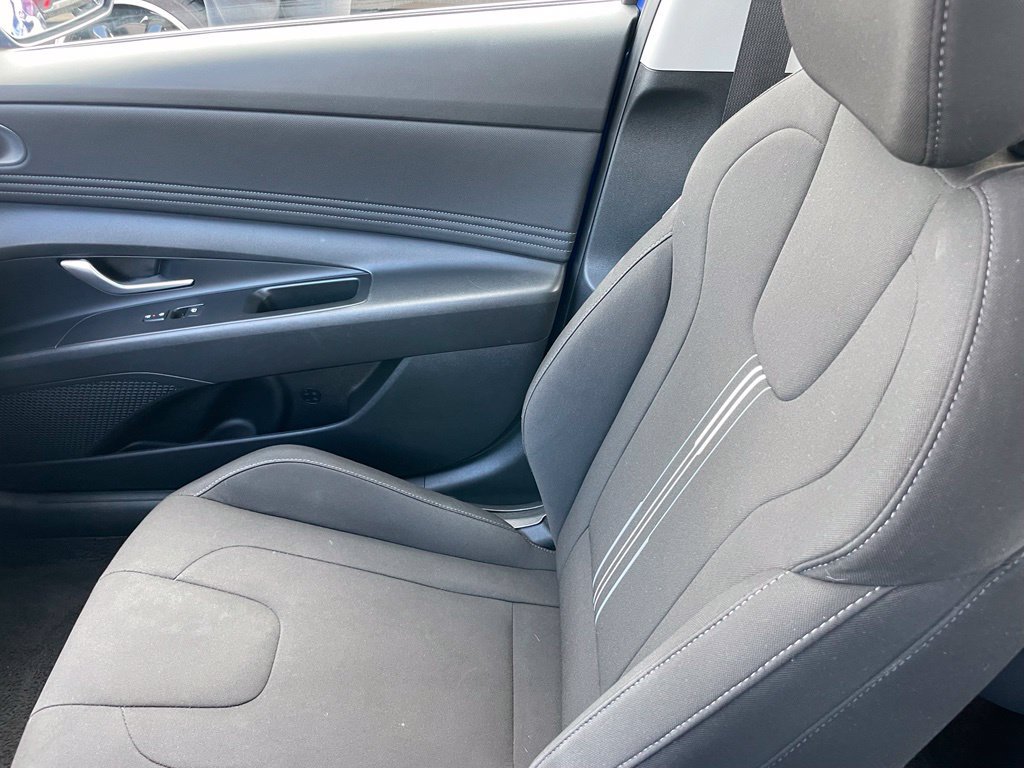 Used 2025 Hyundai Elantra SEL FWD image 21