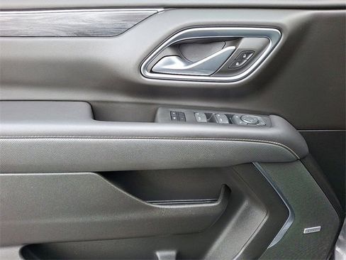 Used 2021 GMC Yukon XL SLT w/ Rear Media and Nav Package image 14