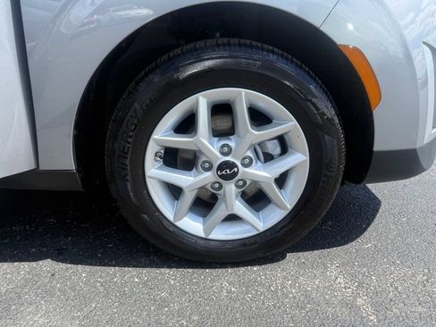 Used 2025 Kia Soul LX w/ LX Technology Package FWD image 48