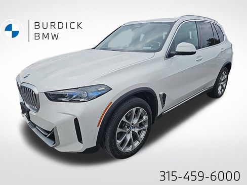 Used 2024 BMW X5 xDrive40i w/ Premium Package image 1