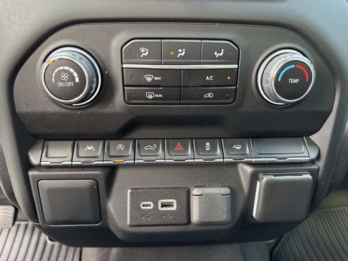 Used 2024 Chevrolet Silverado 1500 Custom w/ Dark Appearance Package image 24