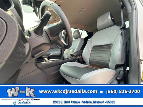 Used 2024 Nissan Kicks SR w/ SR Premium Package FWD image 19