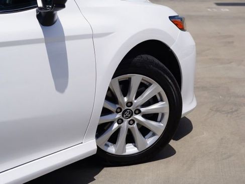 Used 2020 Toyota Camry LE w/ Carpet Mat Package FWD image 8