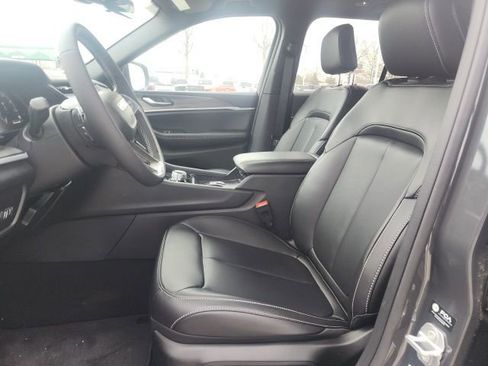 New 2026 Jeep Grand Cherokee Limited image 18