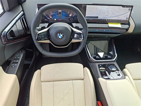 Used 2025 BMW X3 xDrive30i w/ Premium Package image 2