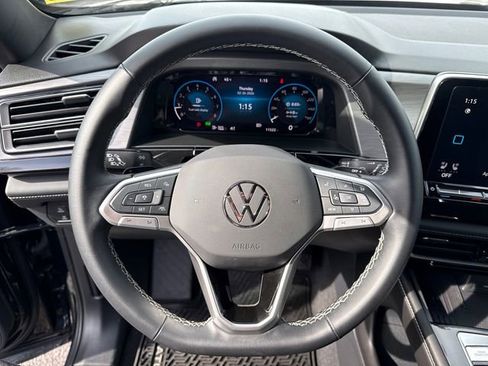 Certified 2025 Volkswagen Atlas Cross Sport SE w/ Panoramic Sunroof Package image 14