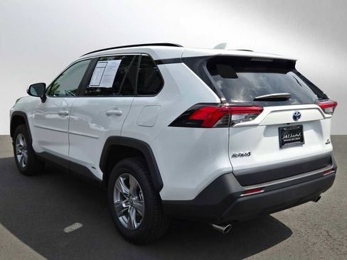 Used 2024 Toyota RAV4 LE AWD/4WD image 5