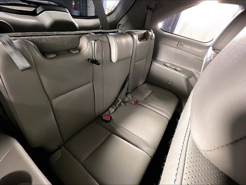 Used 2019 Toyota Highlander Limited image 39