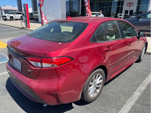 Certified 2022 Toyota Corolla LE w/ LE Convenience Package FWD image 4