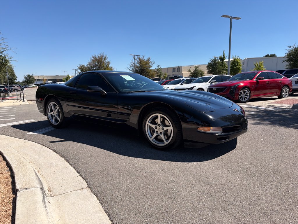 Used 2000 Chevrolet Corvette Coupe w/ Roof Pkg RWD image 1