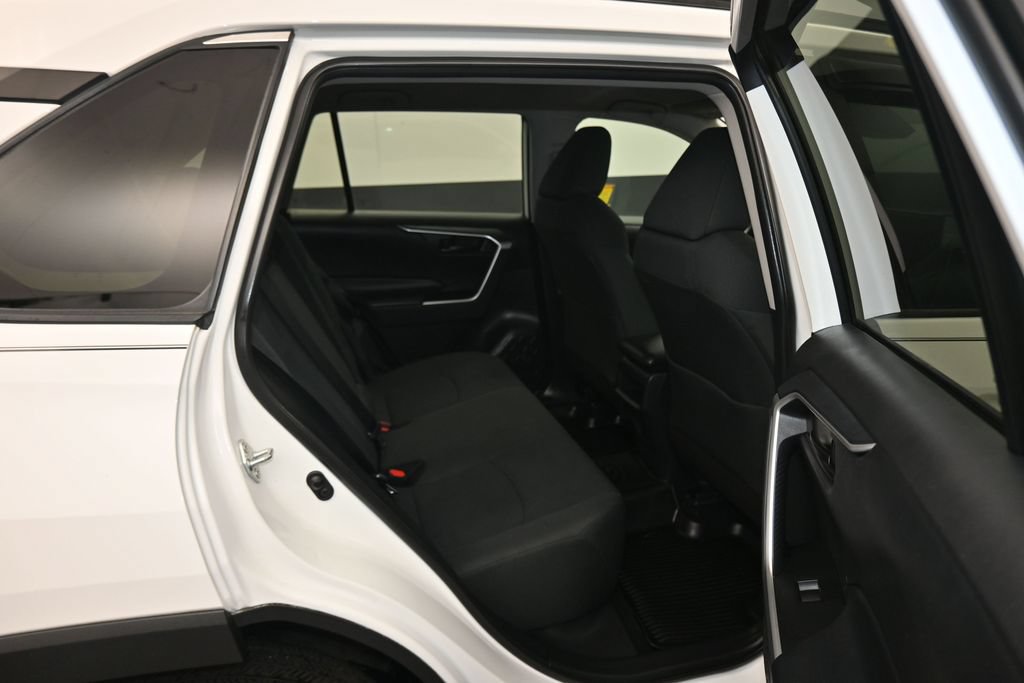 Used 2019 Toyota RAV4 LE FWD image 34