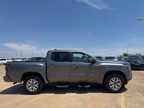 Used 2022 Nissan Frontier SV AWD/4WD image 24