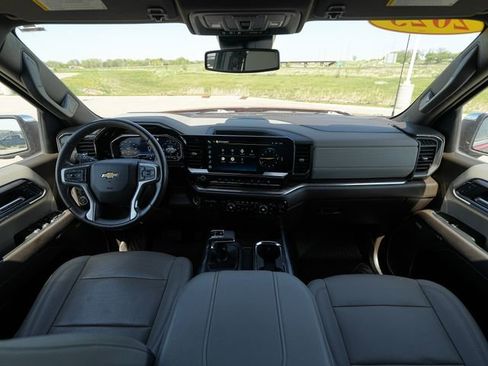 Used 2023 Chevrolet Silverado 1500 LTZ AWD/4WD image 28