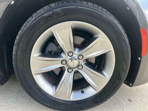 Used 2016 Dodge Charger SXT image 6